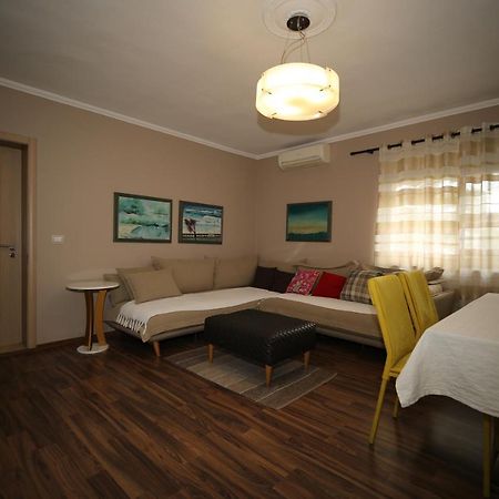 Eos Apartment Tiranë Ngoại thất bức ảnh